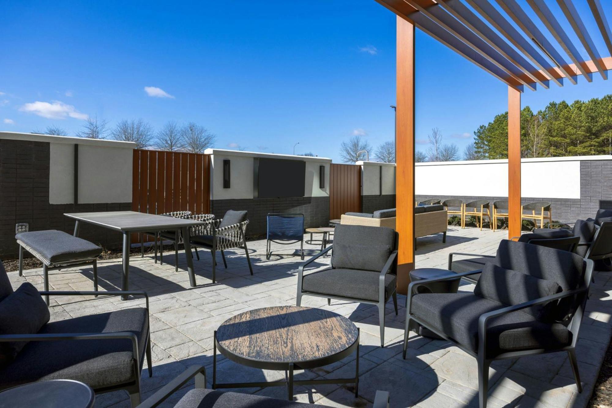 Towneplace Suites By Marriott Canton Riverstone Parkway Exterior foto